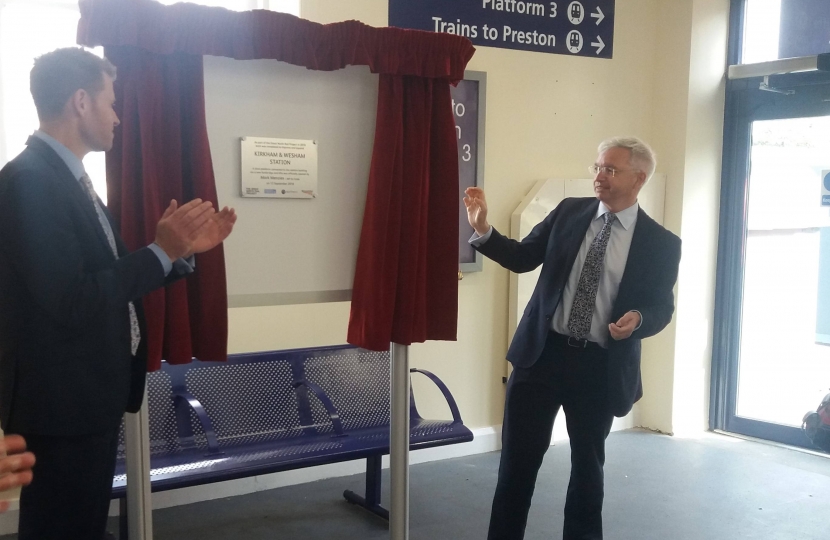 Mark Menzies MP unveils the plaque at Kirkham and Wesham station