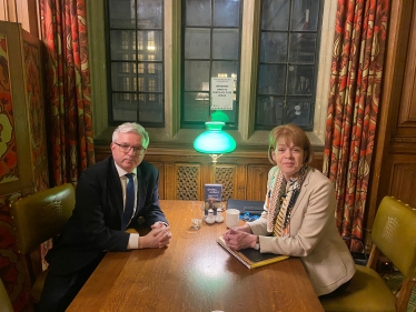 Mark Menzies MP meets with Rail Minister Wendy Morton